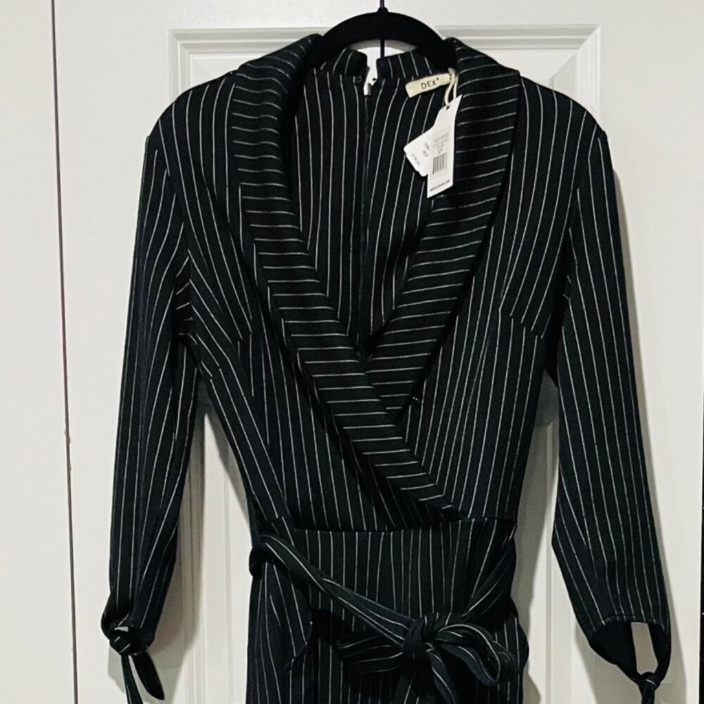 DEX BLACK AND WHITE PINSTRIPE JUMPSUIT TAGS ON- SIZE 2